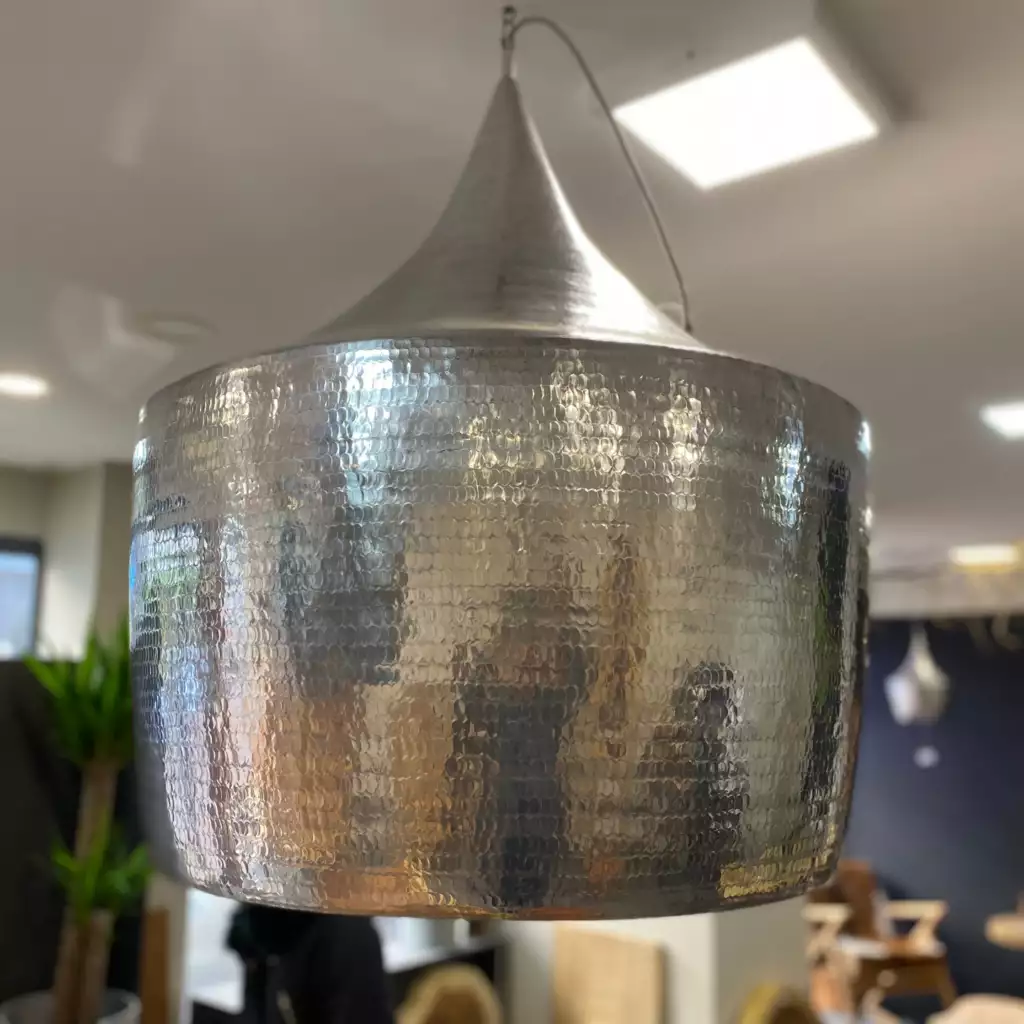 Luminaire en aluminium martelé - Mazawood - Menuiserie