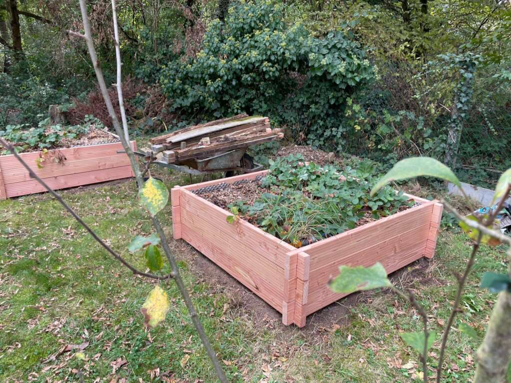Jardinière en bois massif sur mesure pour terrasse