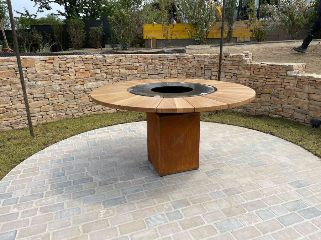 Brasero sur mesure en acier corten pour terrasse ou jardin
