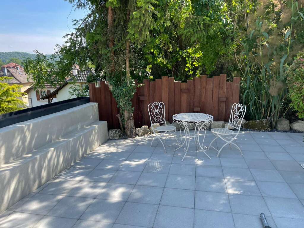 Garde-corps design en acier noir pour escalier ou terrasse
