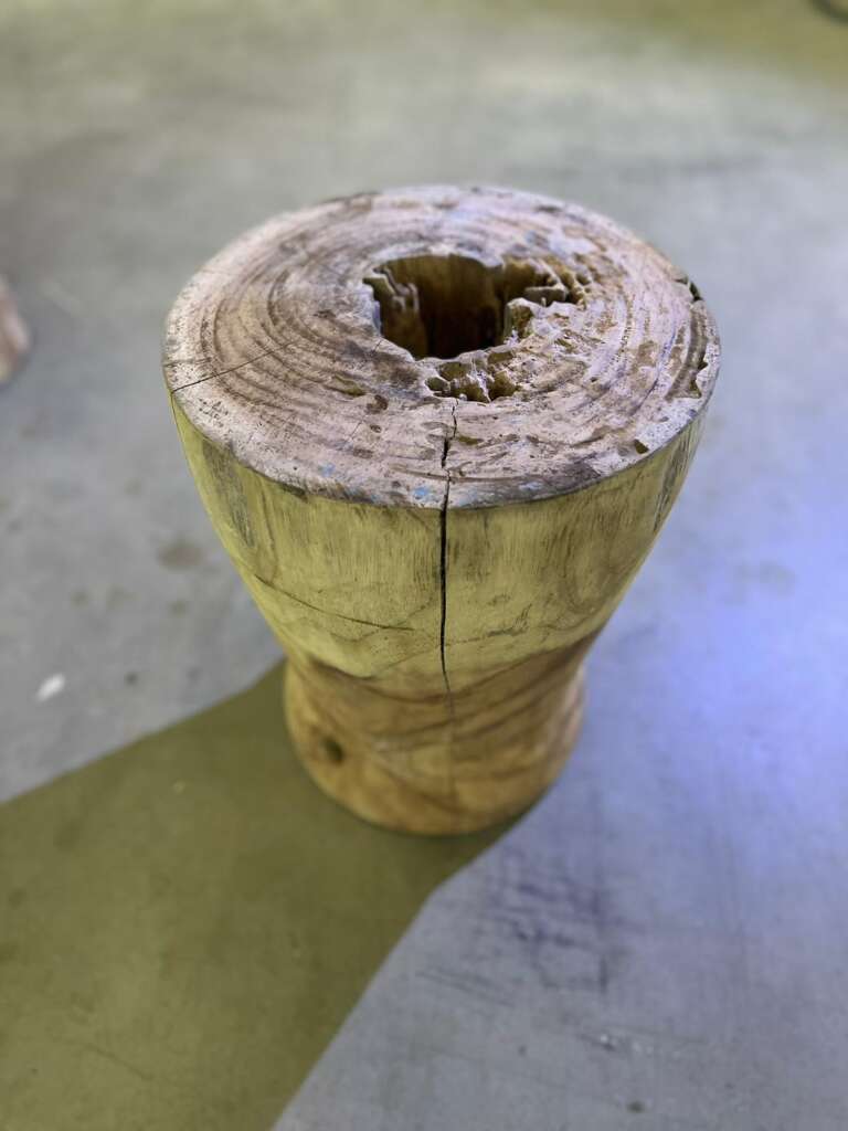 Assise ronde en bois sculpté à la main, diamètre 30 cm