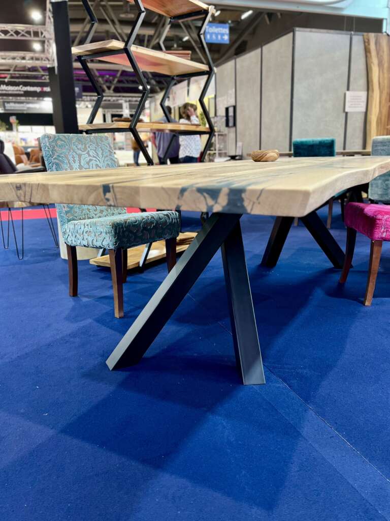 Piétement Diagonal en acier noir mat pour table à manger – Mazawood - Menuiserie
