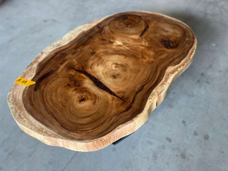 Table basse A18 en bois massif suar forme fluide Mazawood