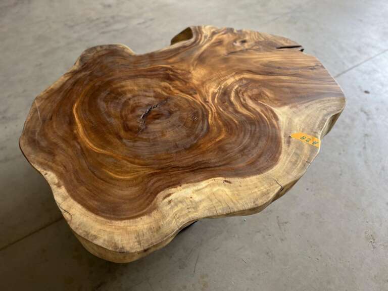 Plateau sculpté en suar A28 avec cavités naturelles Mazawood