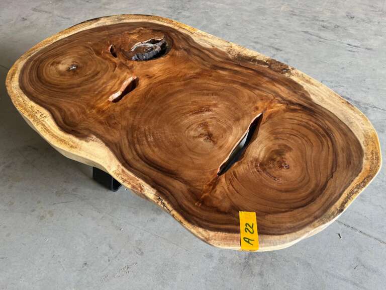 Table A22 en suar massif forme brute et creux naturels Mazawood