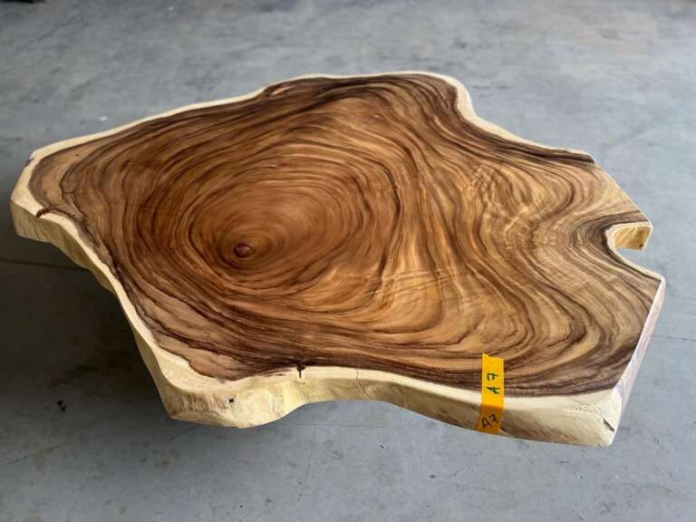 Table basse A7 en suar massif avec cernes spectaculaires, Mazawood
