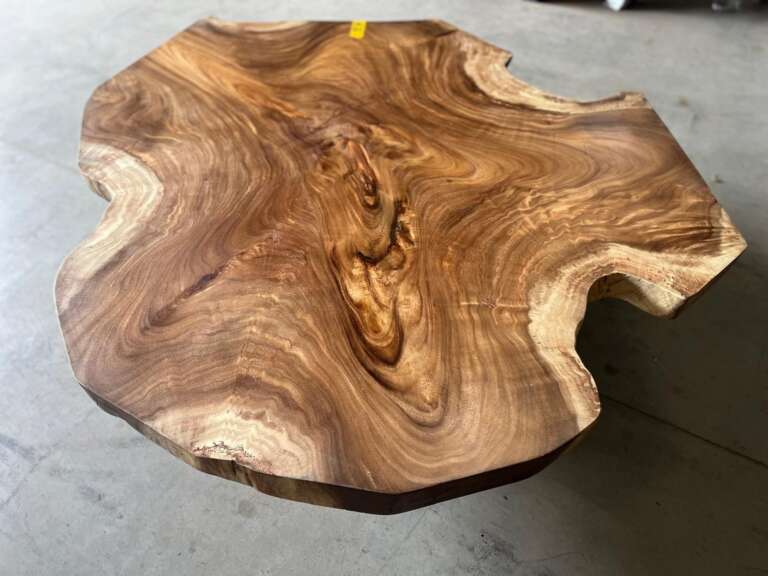 Plateau naturel de table basse suar A3 avec veinage spectaculaire, Mazawood