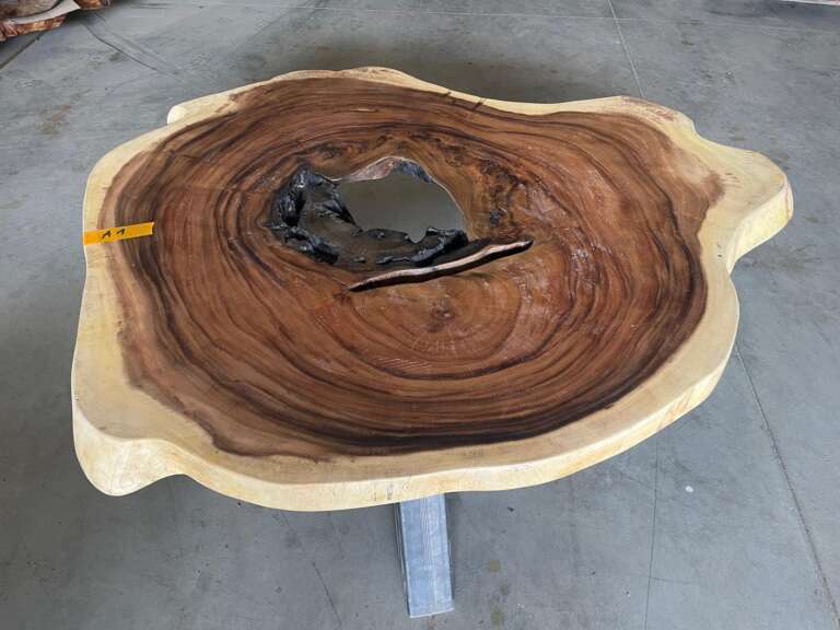 Plateau massif de table basse suar A1, forme organique et finition satinée, Mazawood