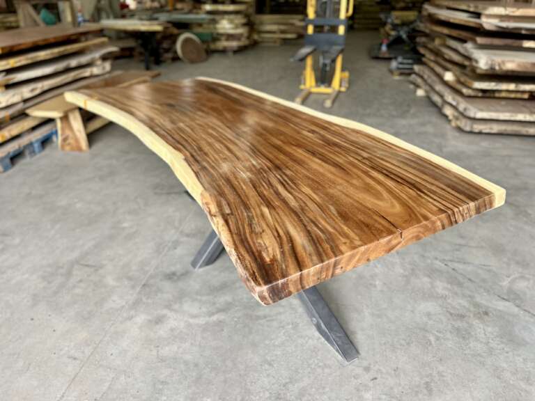 Bureau contemporain en suar massif modèle T15
