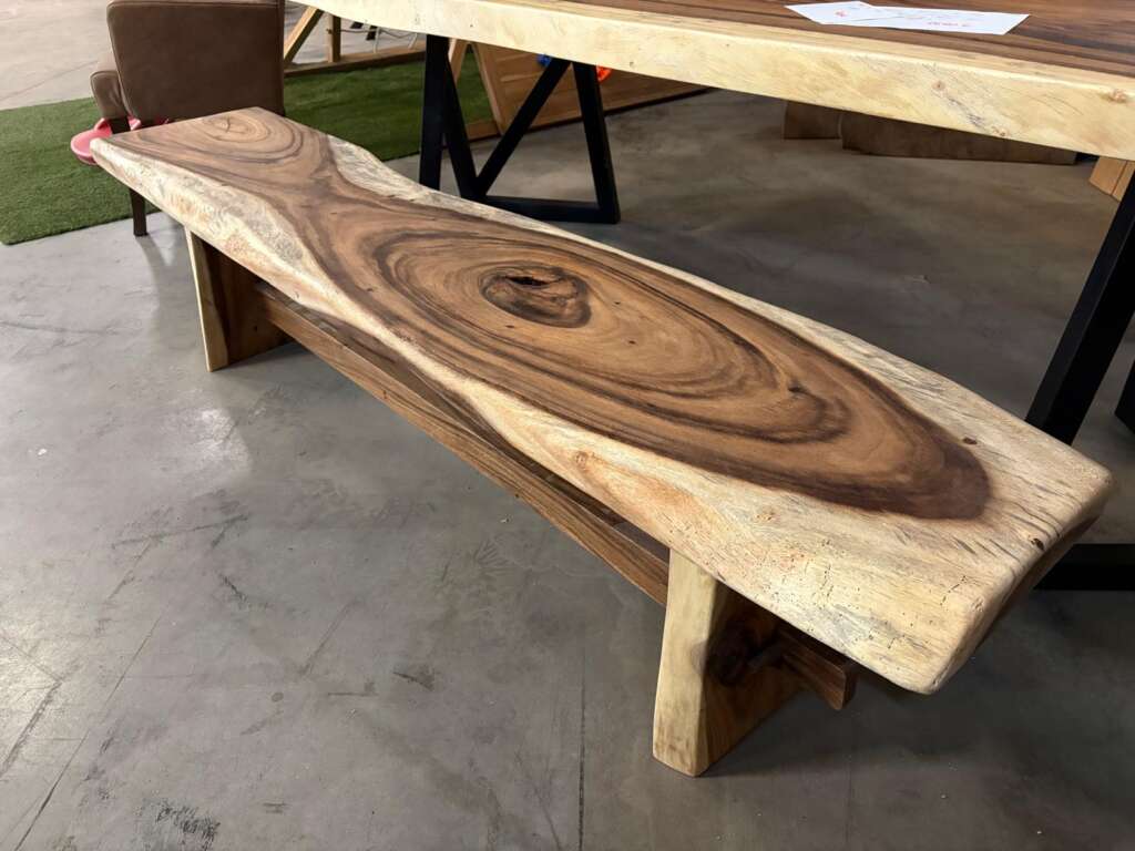 Banc en suar massif