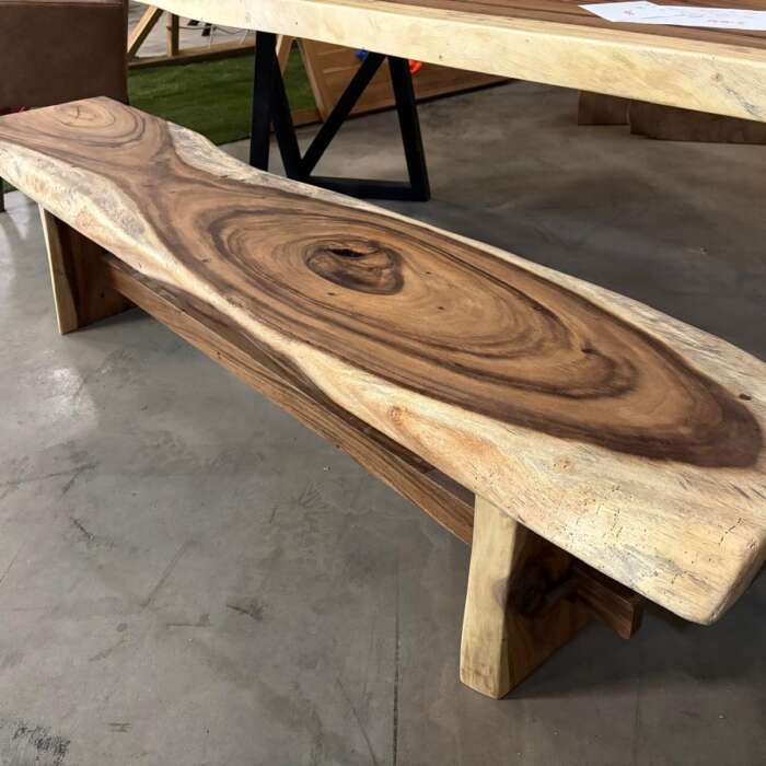 Banc en suar massif