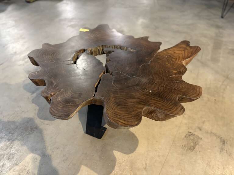 Table basse en bois de violette A38