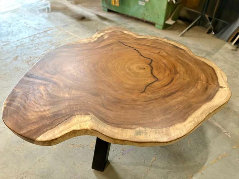 table basse en suar massif 135 cm