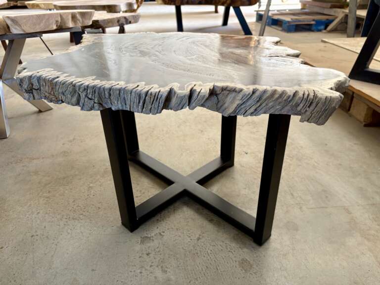 table basse en bois fossilisé