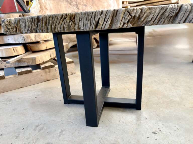 table basse en bois fossilisé